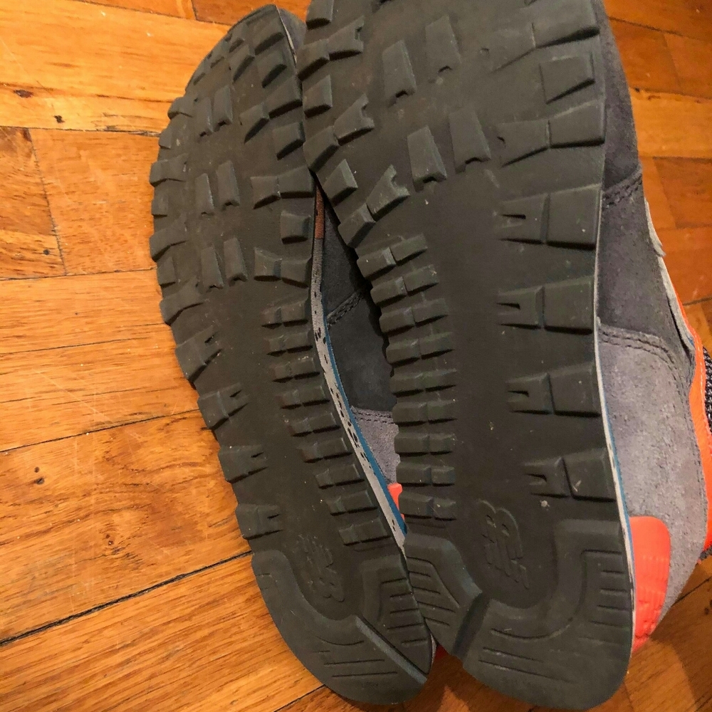 Sneakers - Picture 5 of 5